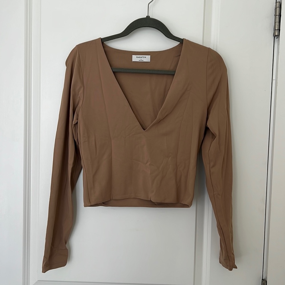 Aritzia Babaton Contour V Neck